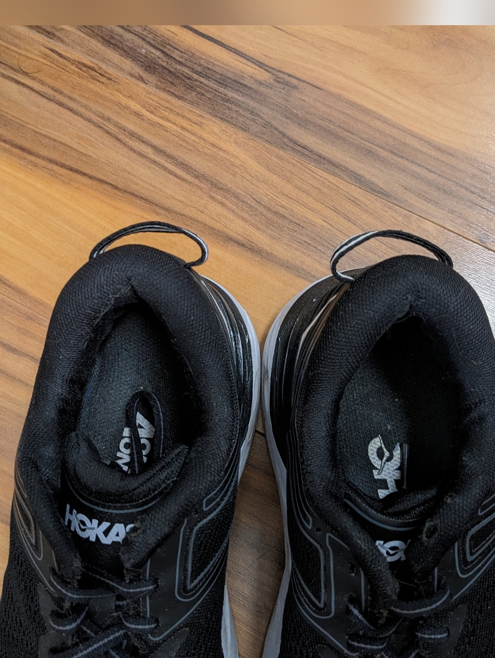 Hoka Bondi 7 Black and White Running Shoes - W 9 - Picture 7 of 8
